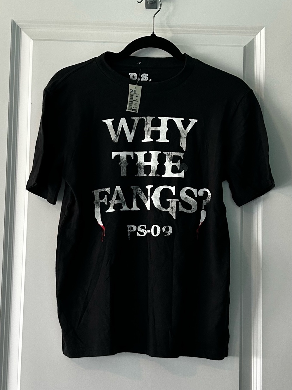 P.S. Aeropostale Kids Halloween Why the Fangs? Graphic Tee NWT Youth L 12